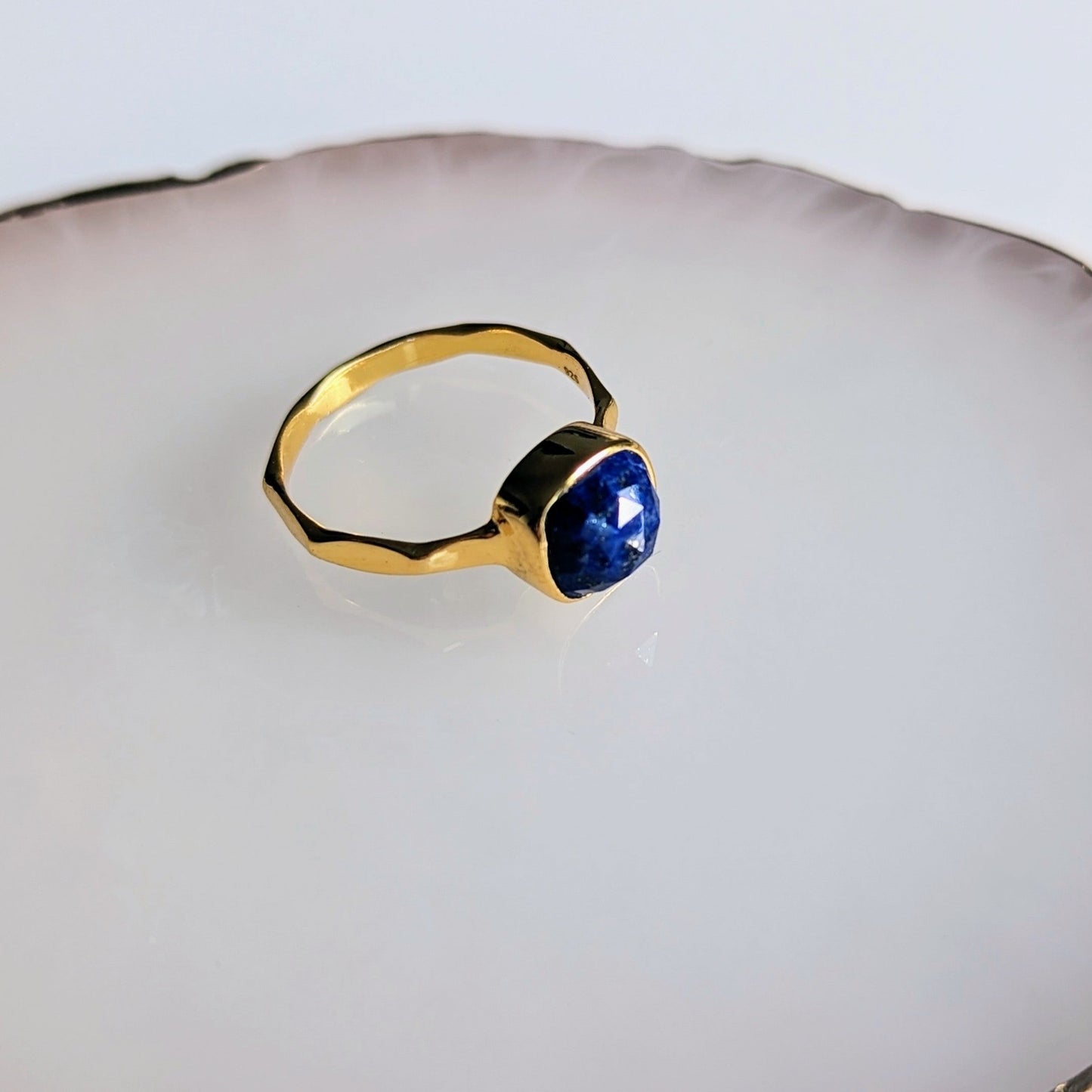 Cairo - Lapis Lazuli Hammered Ring